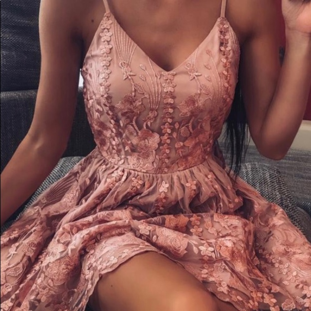 Two Sisters The Label Open back dress